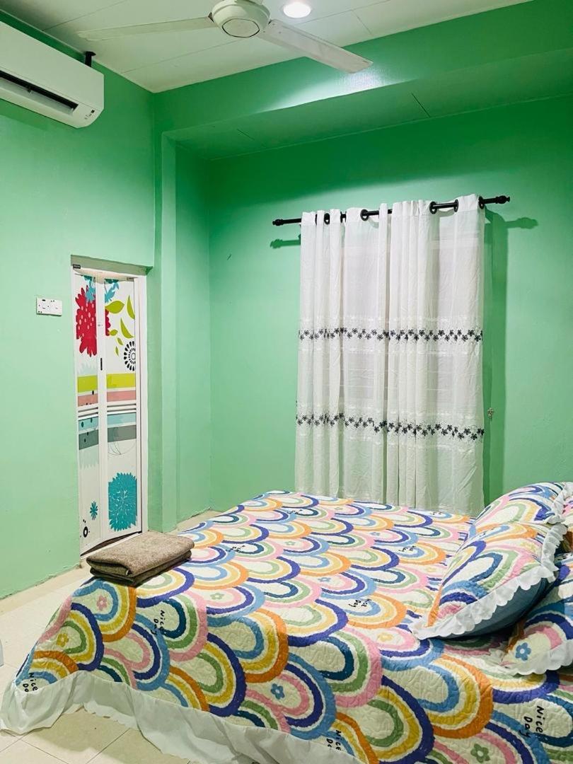 Mak Kuntum Homestay Sungai Petani Exterior foto
