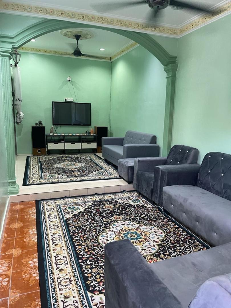 Mak Kuntum Homestay Sungai Petani Exterior foto